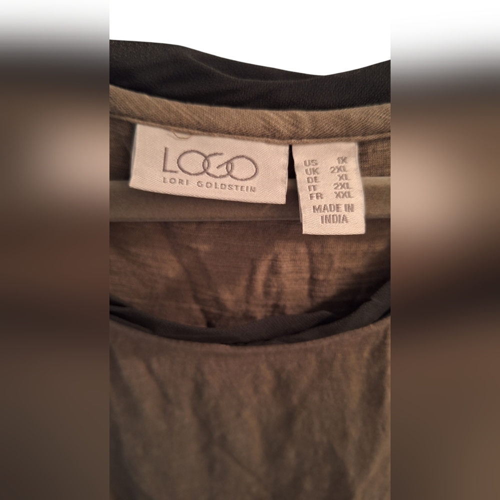 LOGO Sleeveless Top - Picture 2 of 5